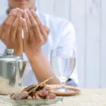 10 Hal yang Bisa Membatalkan Puasa Ramadan, Lengkap dengan Penjelasan Fikih Syafi’i